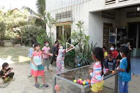 Small board with ball and cup game - Fun game for students