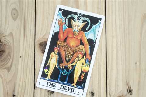 What Does the Letter Tarot Card Mean?