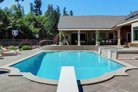 How to Make a Swimming Pool Out of a Trampoline - trampolinedude.com