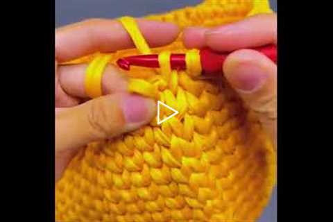 Knitting baskets with edges and corners