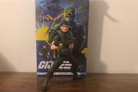 🫡#yojoe GI Joe Classified Series: Vincent R. “Falcon” Falcone - Action Figure Review