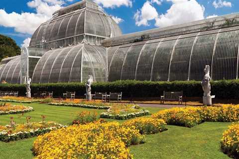 Why botanical gardens are important?