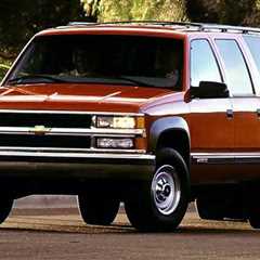 The King of Towing - The Big-Block-Powered Suburban 2500