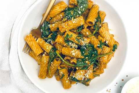 Easy Red Pesto Pasta