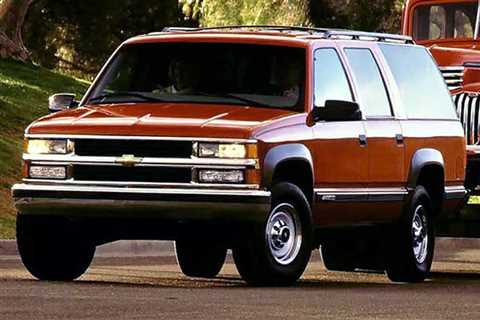 The King of Towing - The Big-Block-Powered Suburban 2500