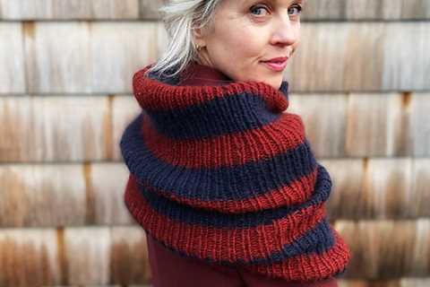 Knit a Super Simple Cozy Cowl Shrug