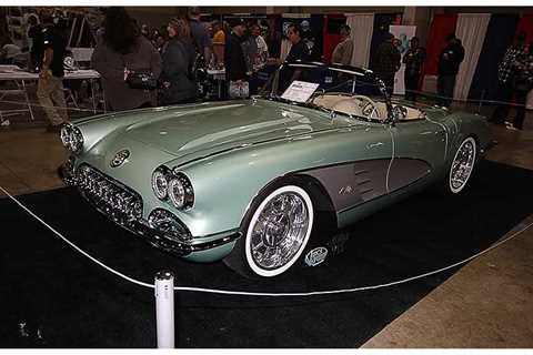 Photo Gallery & Article - The 74th Annual Grand National Roadster Show