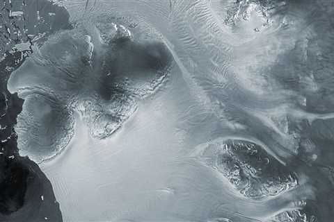 “Piracy” among glaciers: In Antarctica, one glacier is “stealing” ice from another